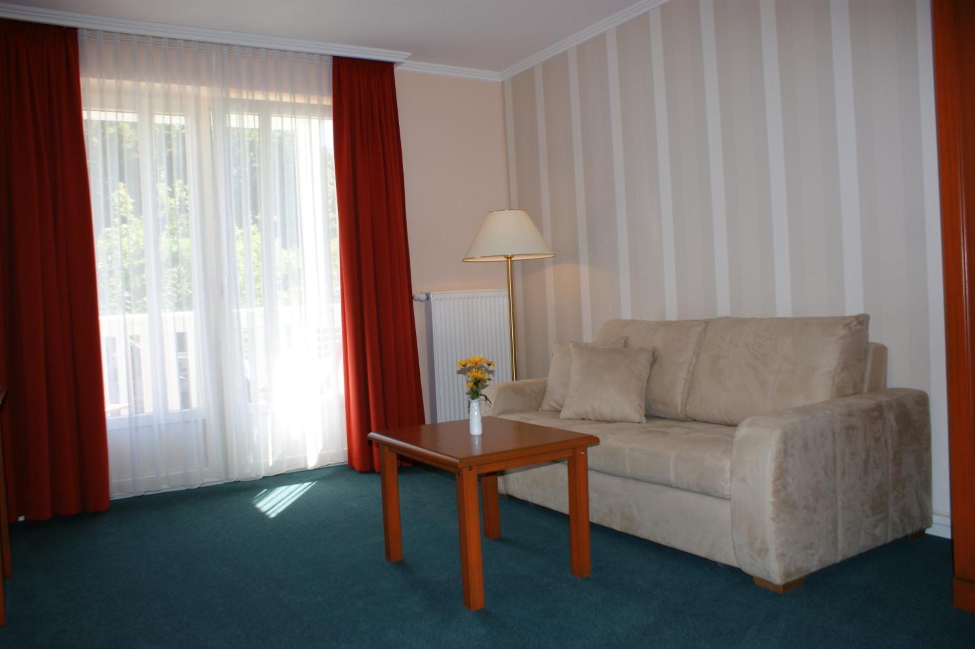 Hotel Pension Bellevue Bad Doberan Exterior photo